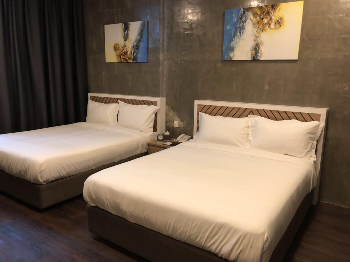 K Boutique Hotel Телук Интан Екстериор снимка
