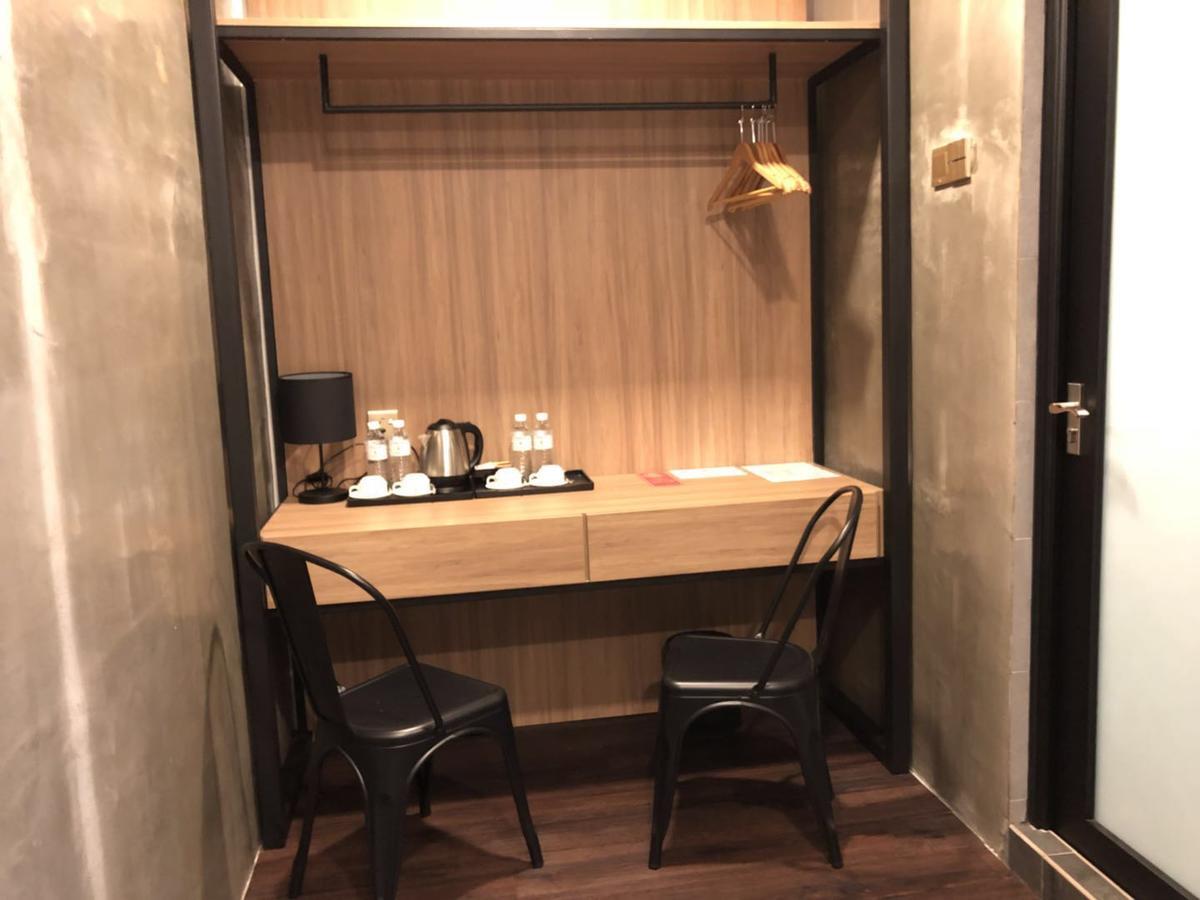 K Boutique Hotel Телук Интан Екстериор снимка