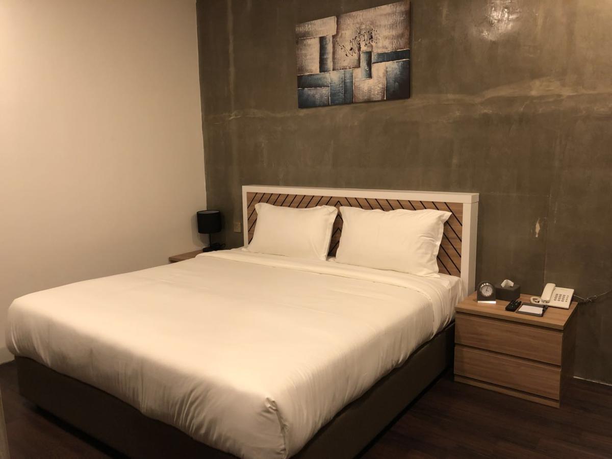 K Boutique Hotel Телук Интан Екстериор снимка