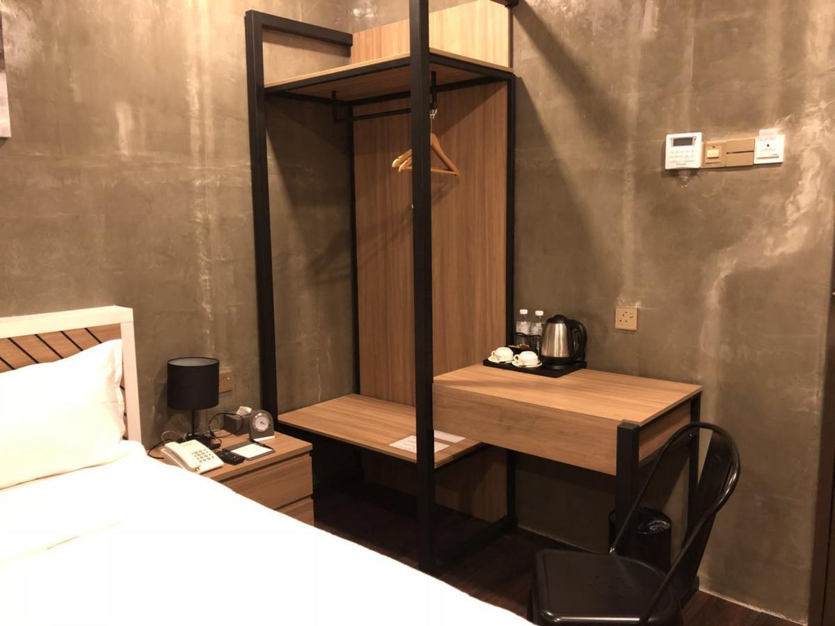 K Boutique Hotel Телук Интан Екстериор снимка